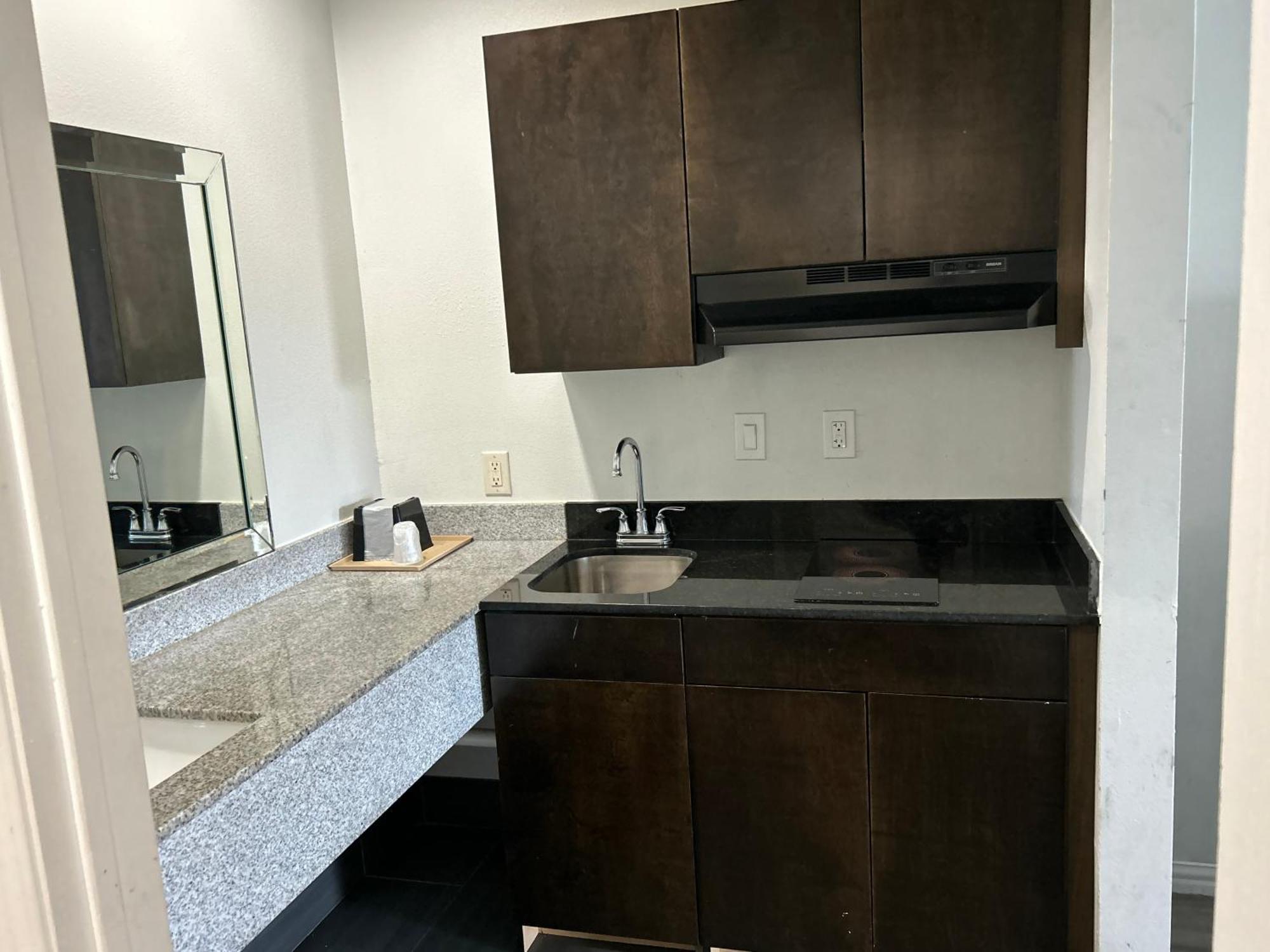 Regency Inn & Suites Houston Eksteriør bilde